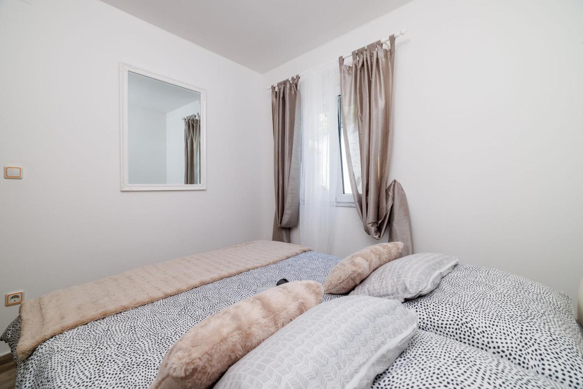 Apartments Luna Цриквеница Экстерьер фото