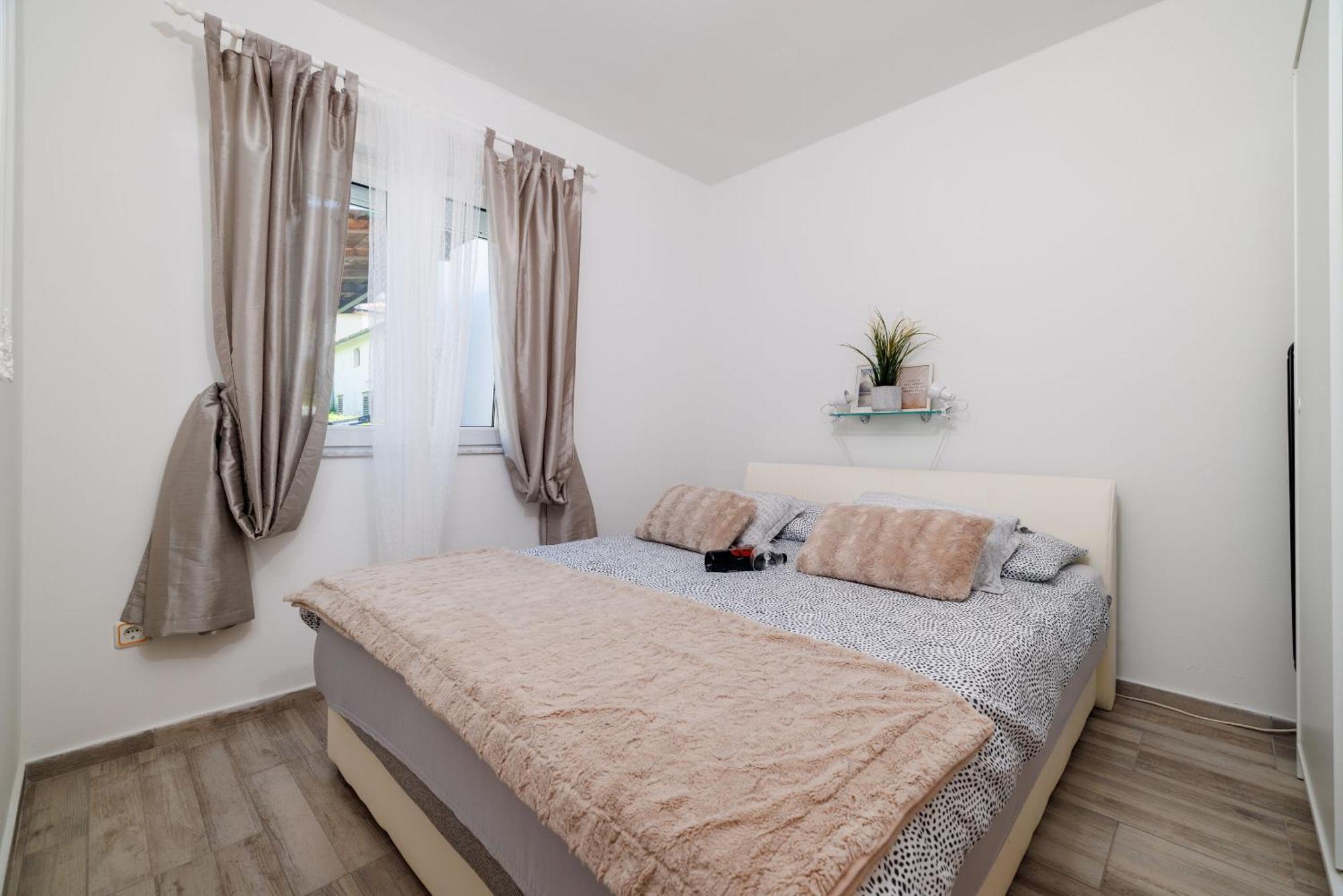 Apartments Luna Цриквеница Экстерьер фото