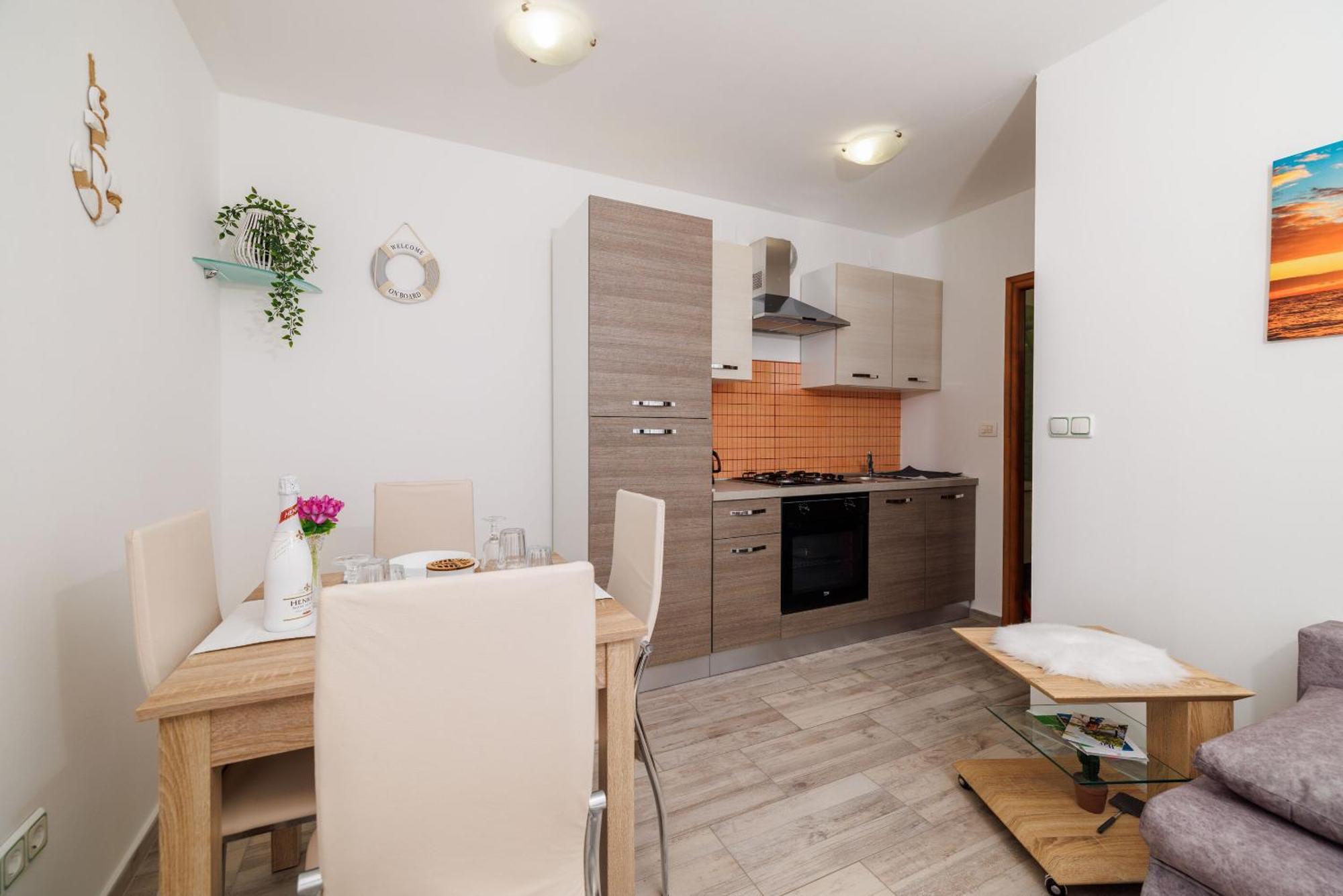 Apartments Luna Цриквеница Экстерьер фото